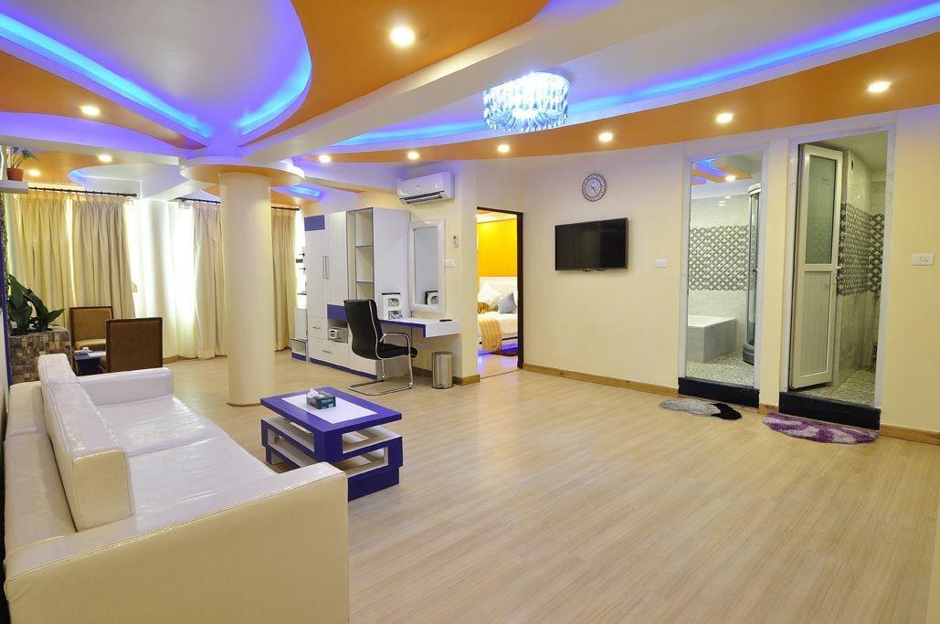 Royal Penguin Boutique & होटल