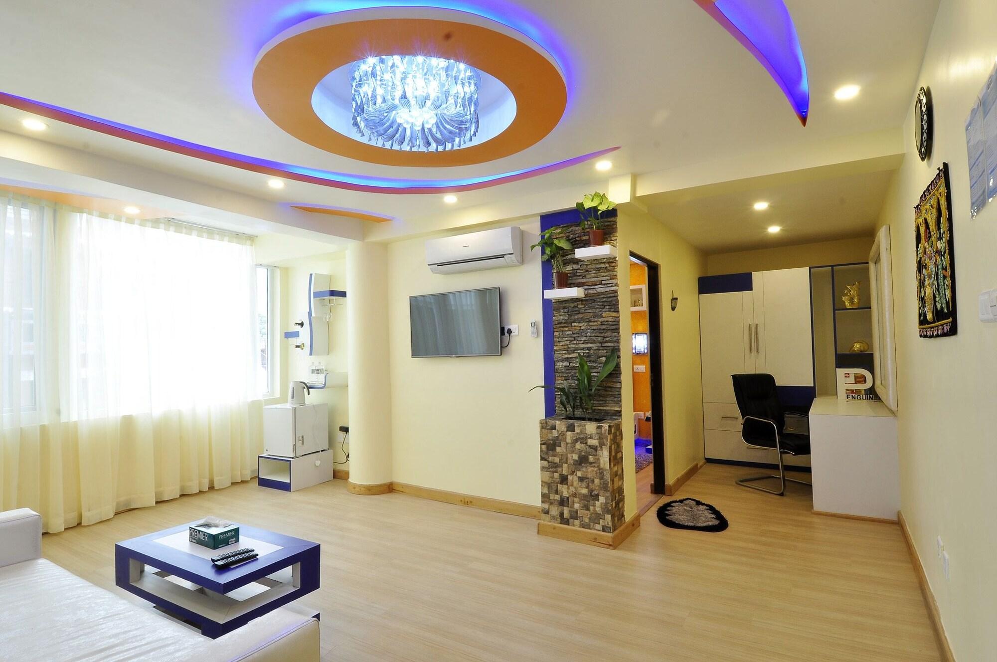 Royal Penguin Boutique & होटल
