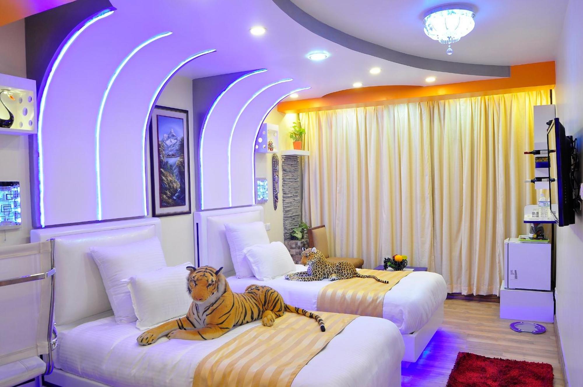 होटल Royal Penguin Boutique & 4*