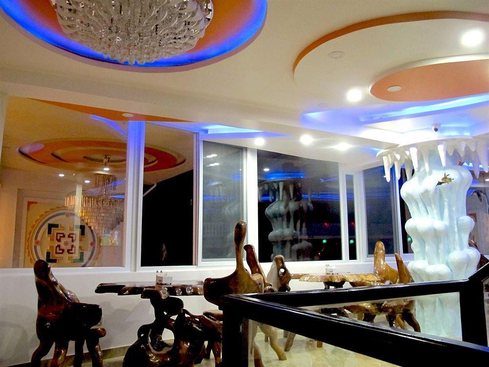 Royal Penguin Boutique & होटल 4*