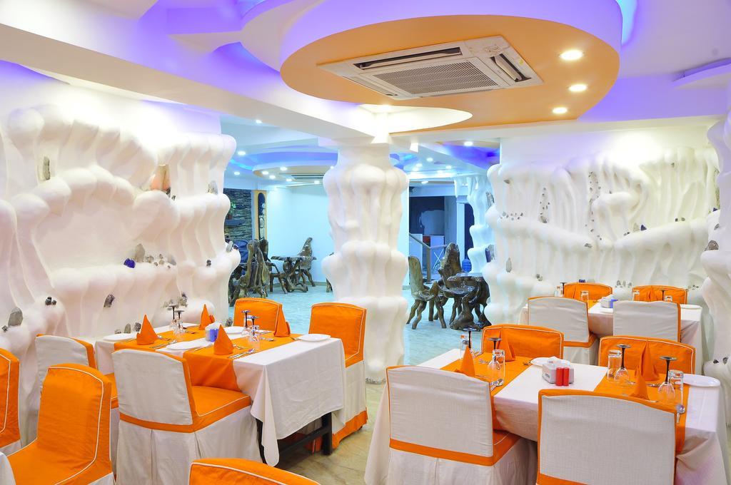 Royal Penguin Boutique & होटल 4*