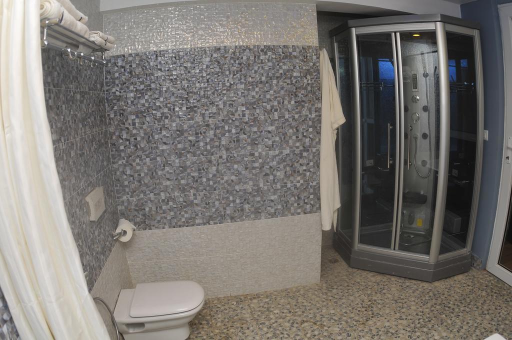 होटल Royal Penguin Boutique & 4*