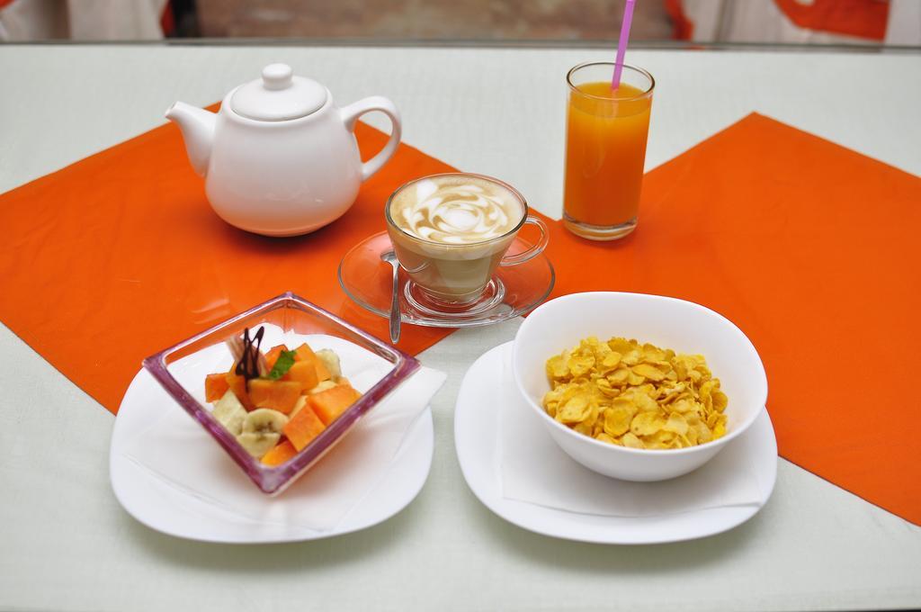 Royal Penguin Boutique & होटल